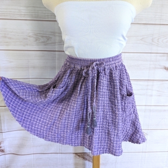 Urban Outfitters Smocked Plaid Gingham Mini Skater Skirt in Purple Size Small - Picture 3 of 10